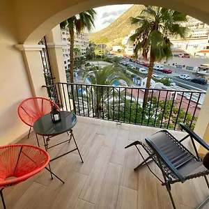 Castle Harbour Cristianos Beautiful With Pool View Los Cristianos (Tenerife)